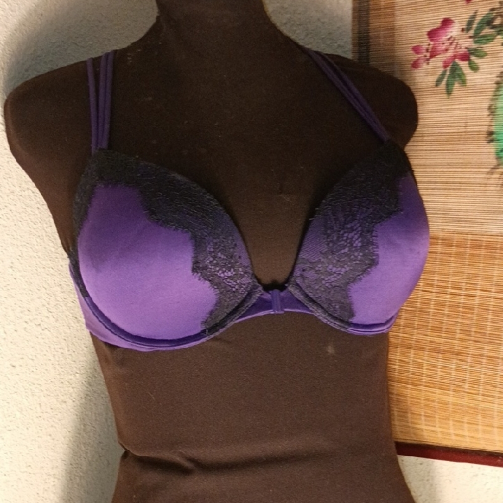 Victoria's Secret Purple Lace VERY SEXY Bra